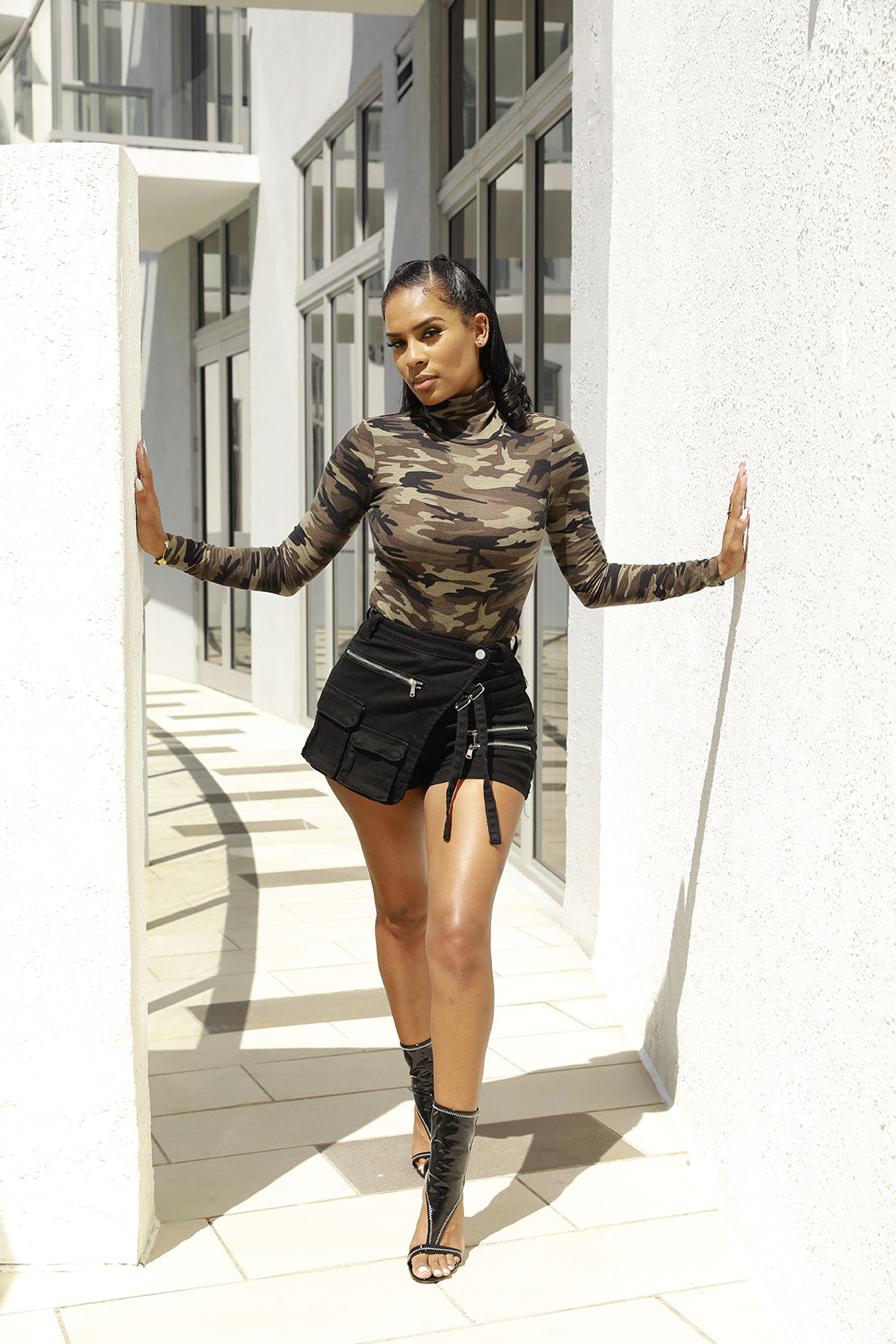 BLACK SKORT